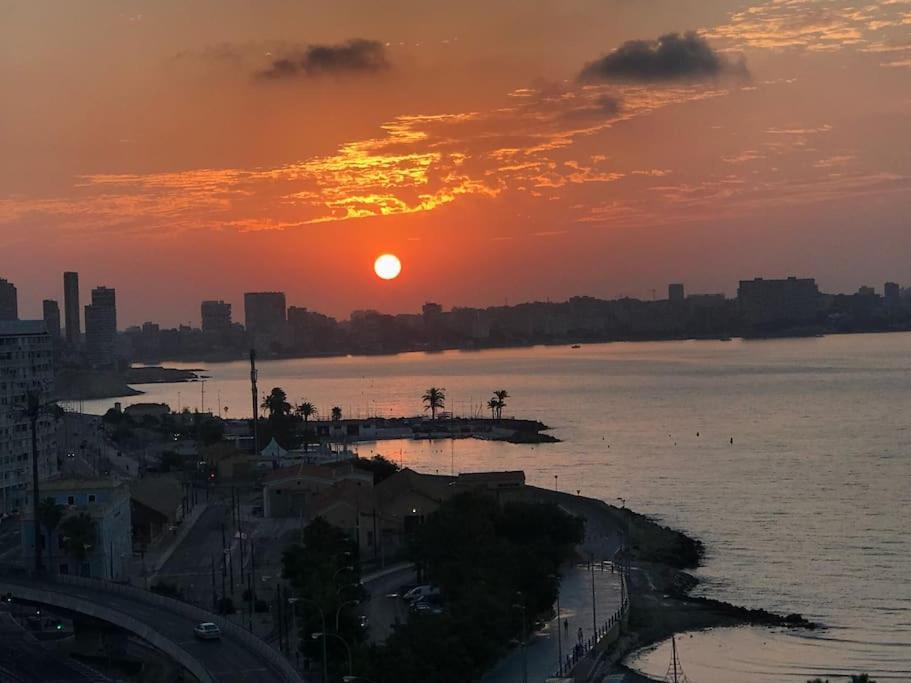 Apartamento Con Vistas Al Mar Primera Linea De Playa Del Postiguet Alicante Exteriér fotografie